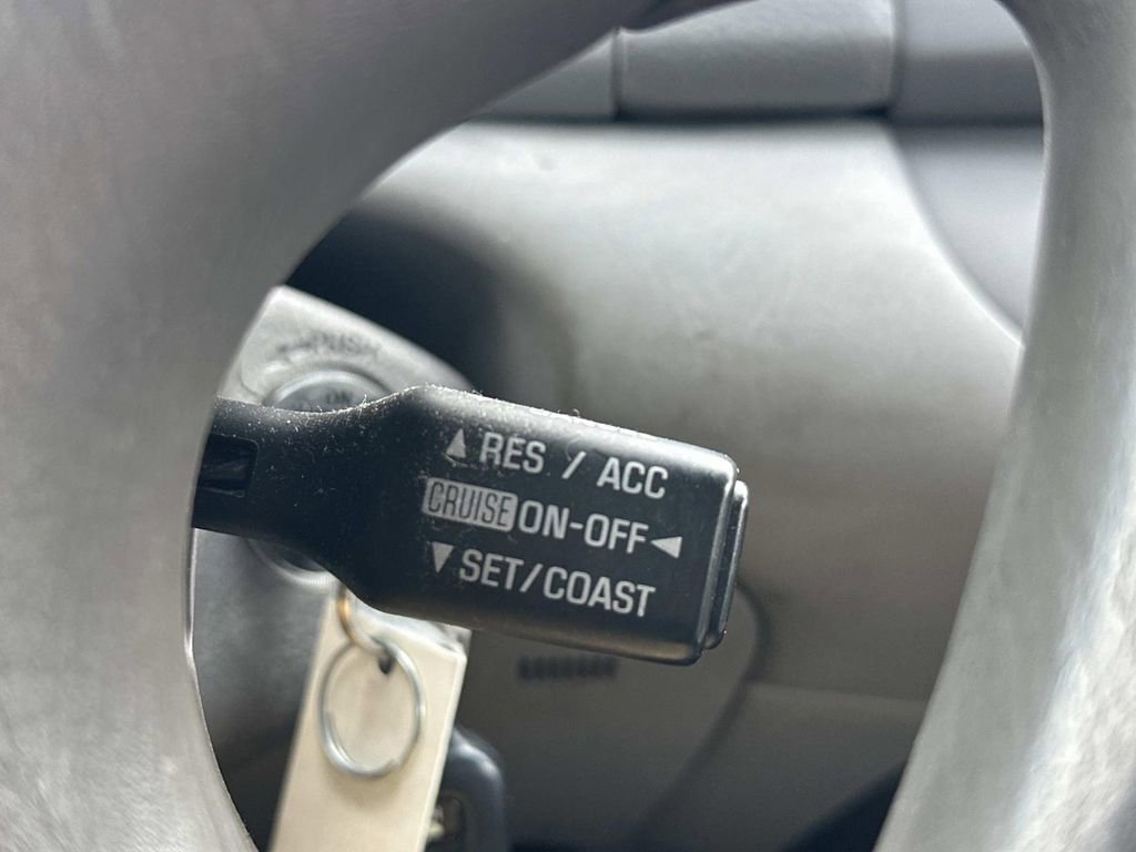 Used 2004 Toyota Camry LE FWD image 23