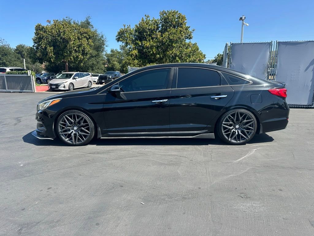 Used 2017 Hyundai Sonata Limited 2.0T FWD image 2