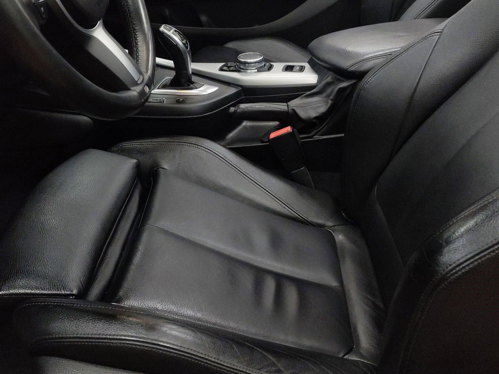 Used 2016 BMW M235i xDrive Convertible image 17