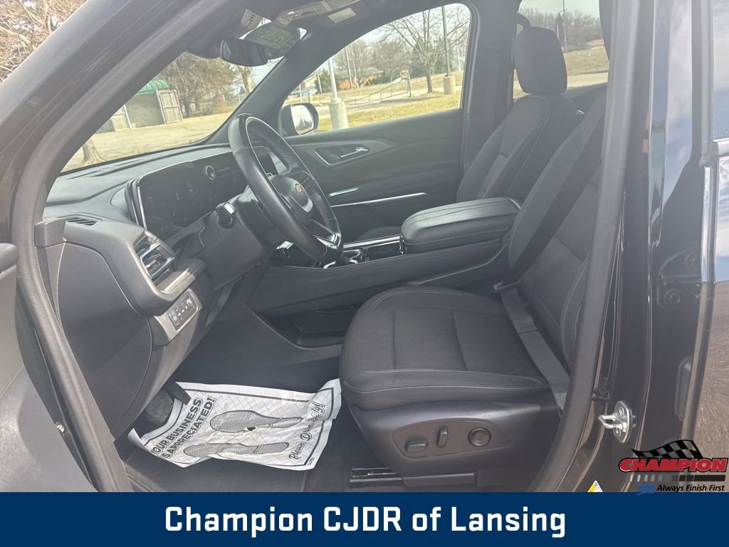 Used 2024 Chevrolet Traverse LT image 42
