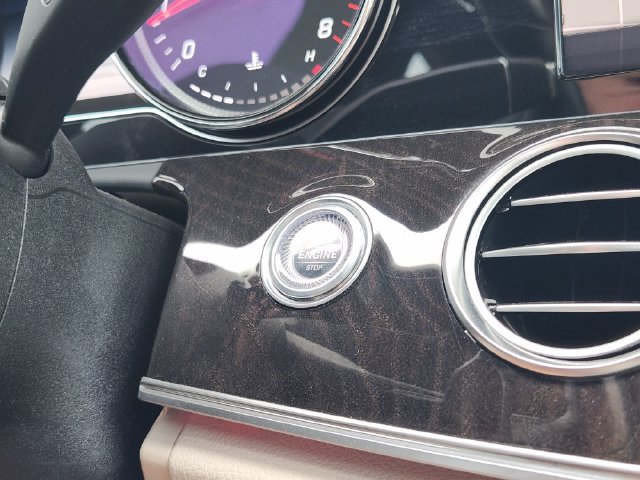 Used 2019 Mercedes-Benz E 300 image 8