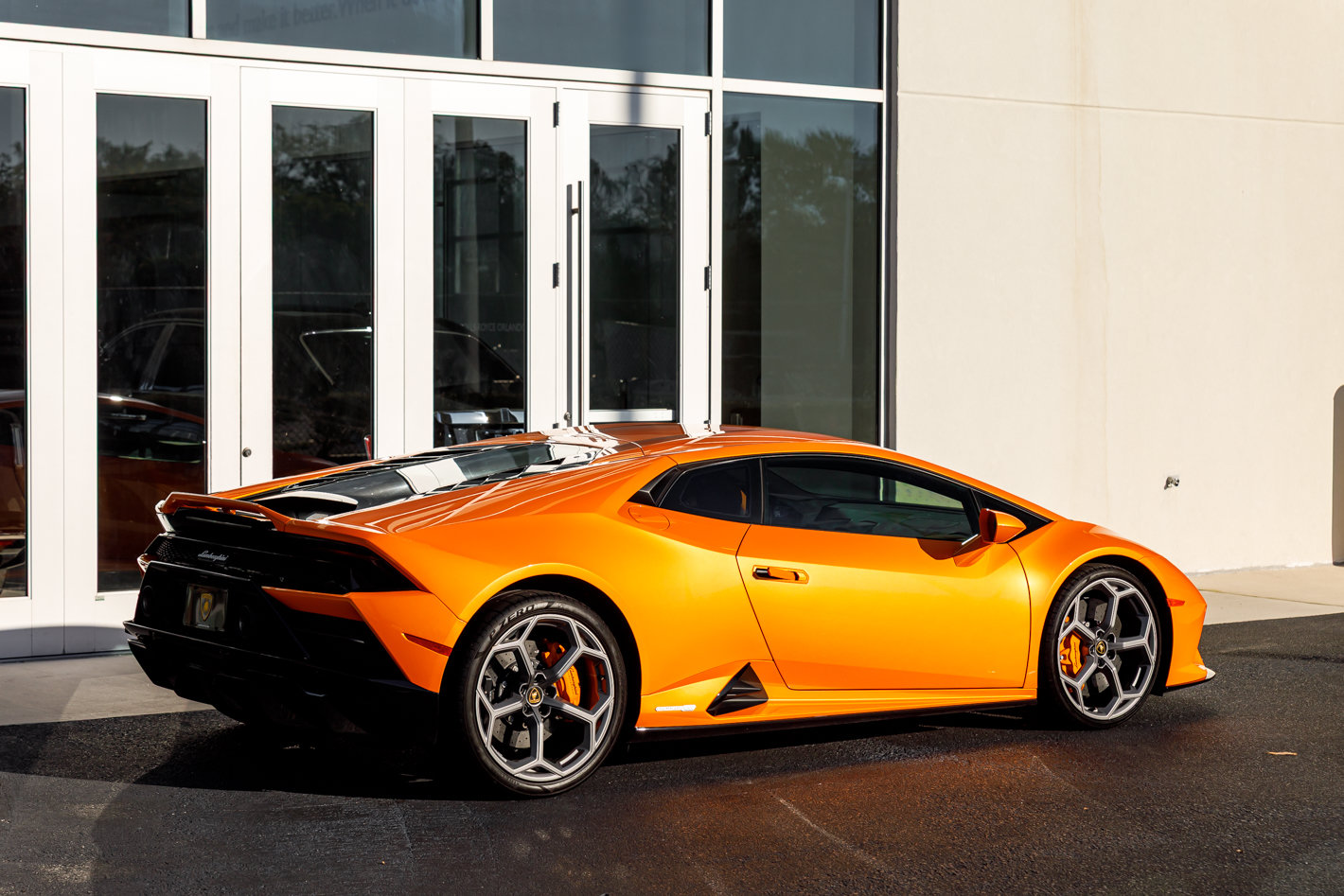 Used 2023 Lamborghini Huracan EVO RWD image 15