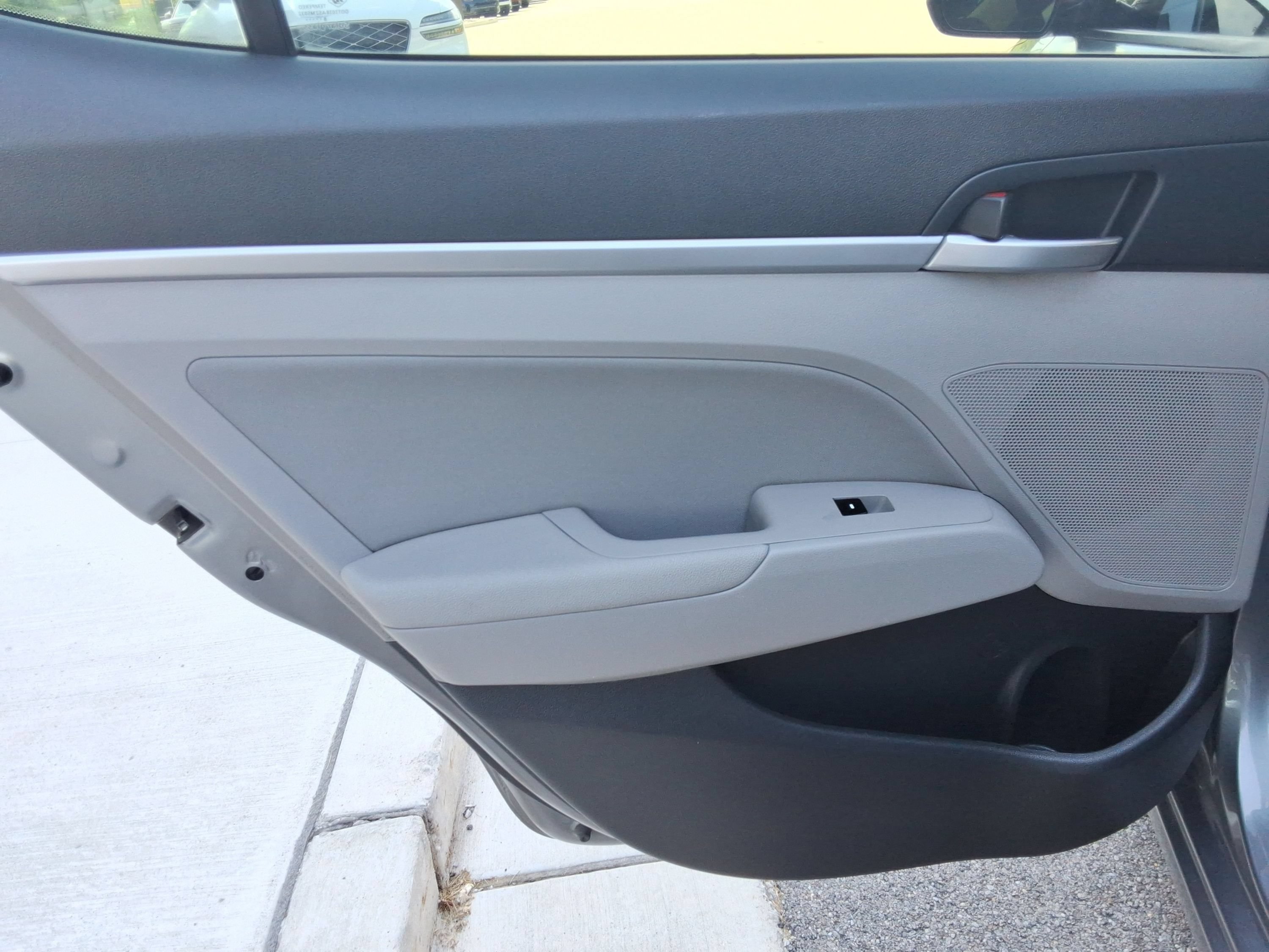 Used 2019 Hyundai Elantra SEL FWD image 31