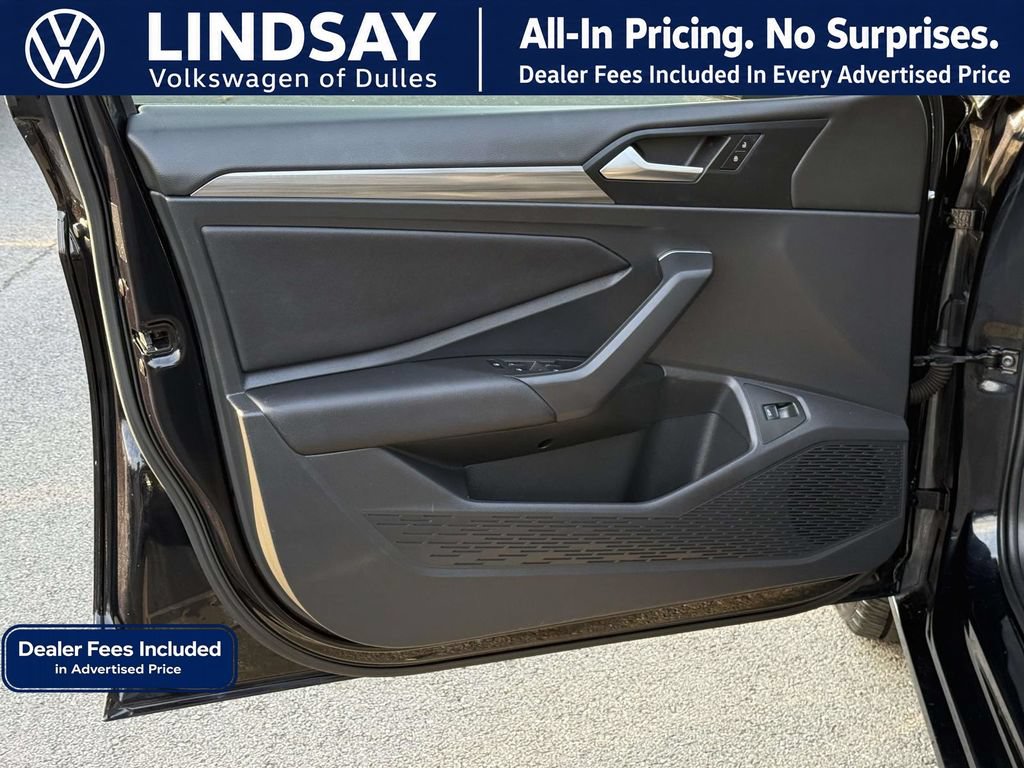 Used 2019 Volkswagen Jetta SEL w/ Cold Weather Package FWD image 8