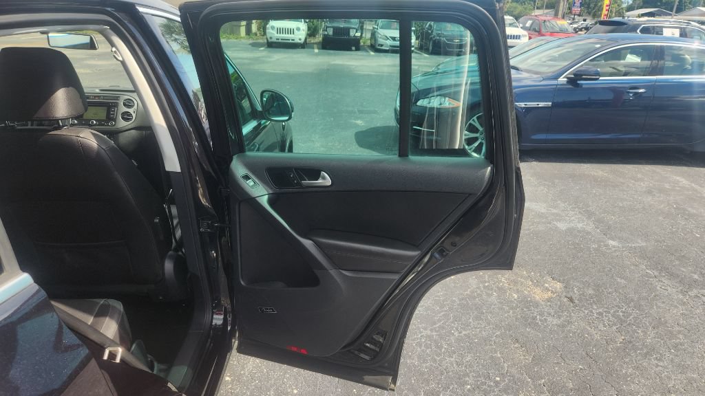 Used 2014 Volkswagen Tiguan SEL FWD image 13
