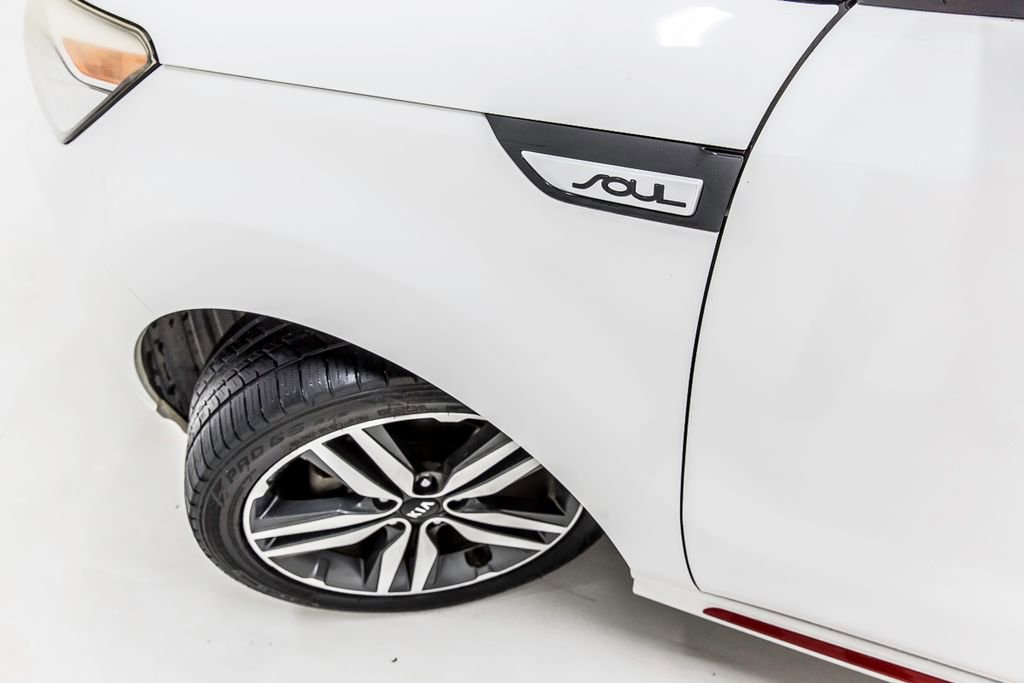 Used 2014 Kia Soul + image 11