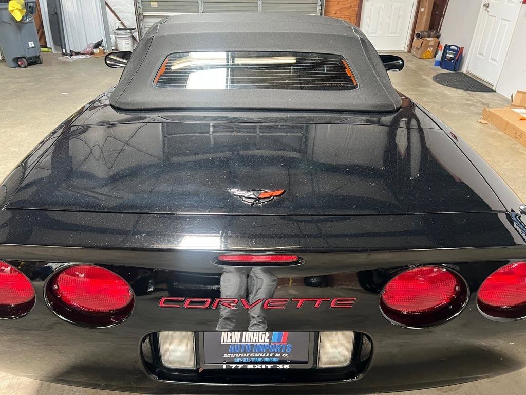Used 2001 Chevrolet Corvette Convertible w/ Preferred Equipment Group2 RWD image 15