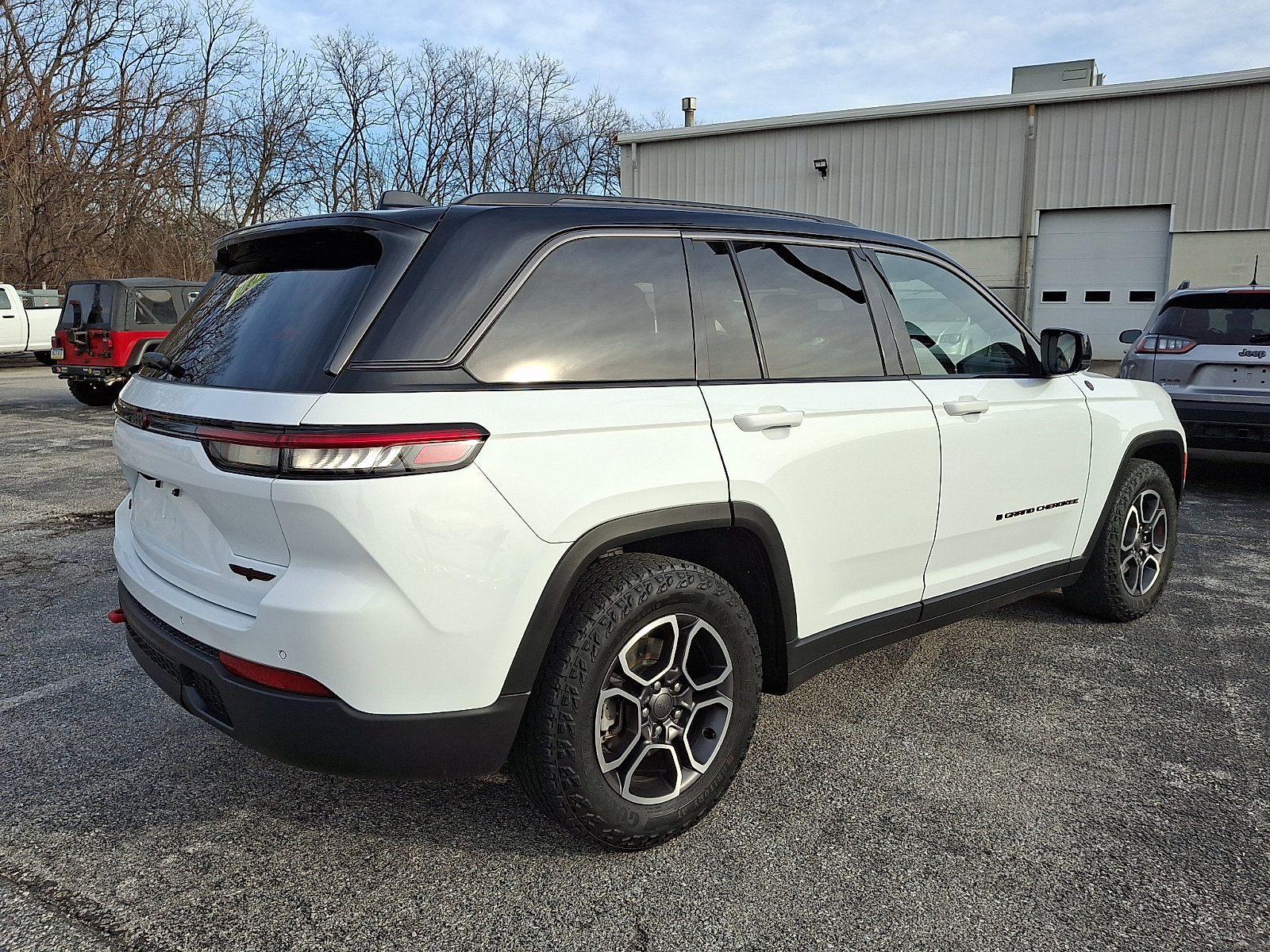 Used 2022 Jeep Grand Cherokee Trailhawk image 8