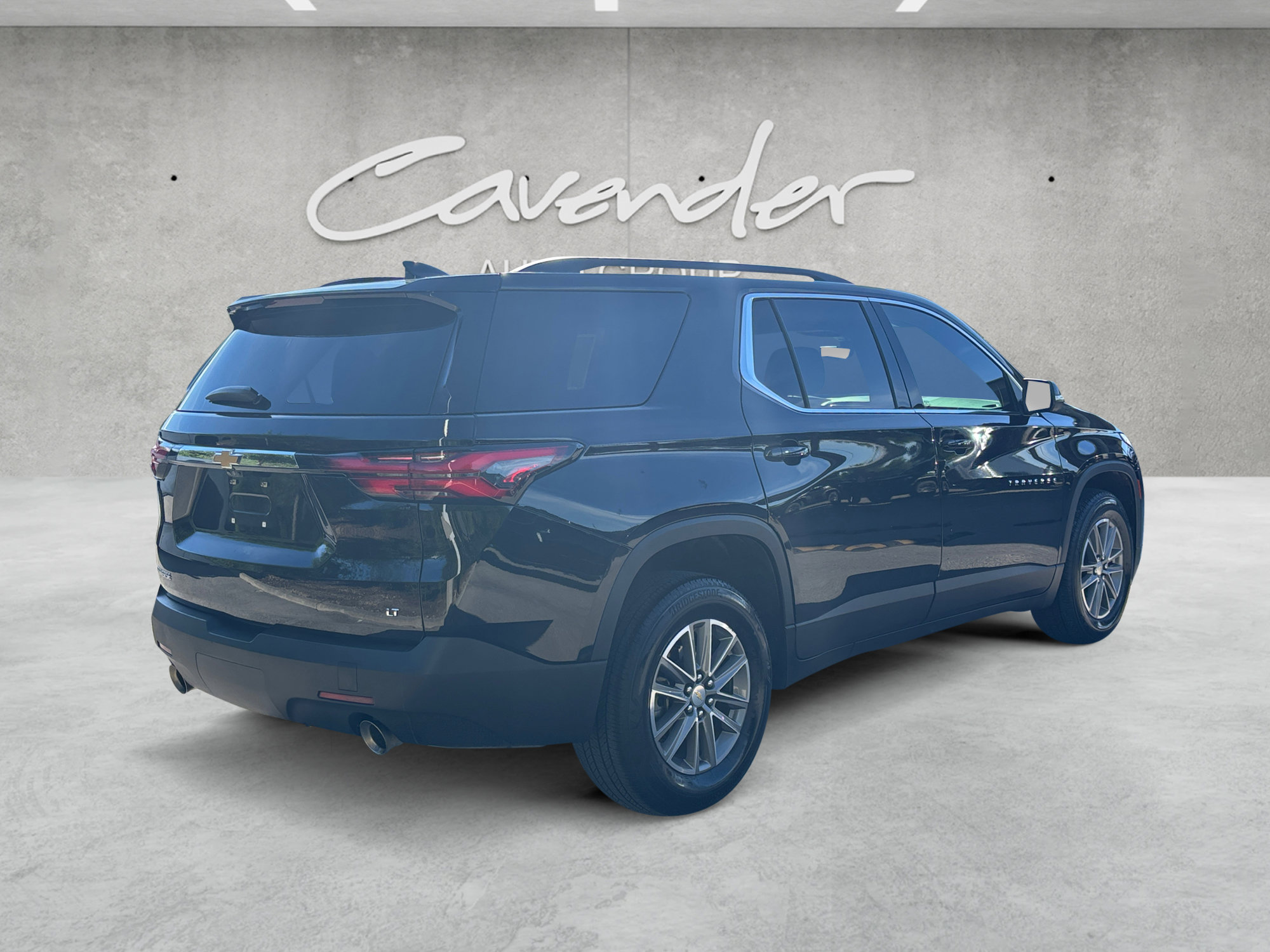 Used 2023 Chevrolet Traverse LT image 19