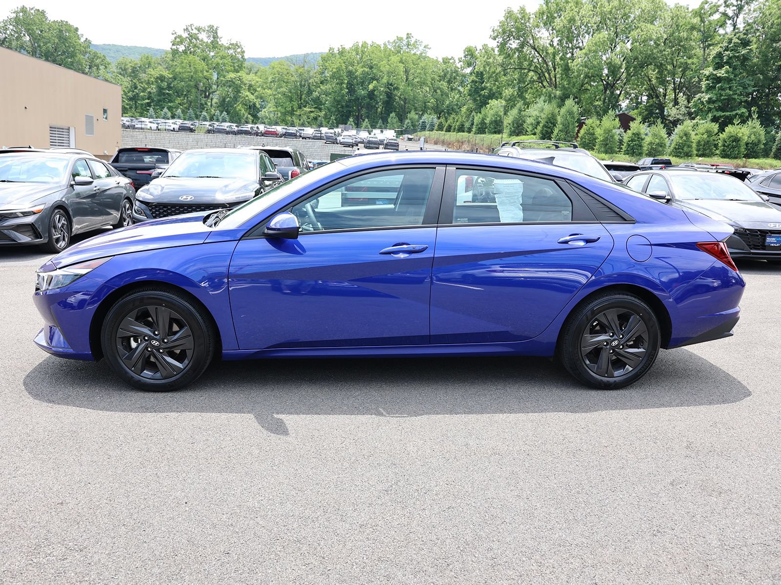 Used 2023 Hyundai Elantra SEL FWD image 4