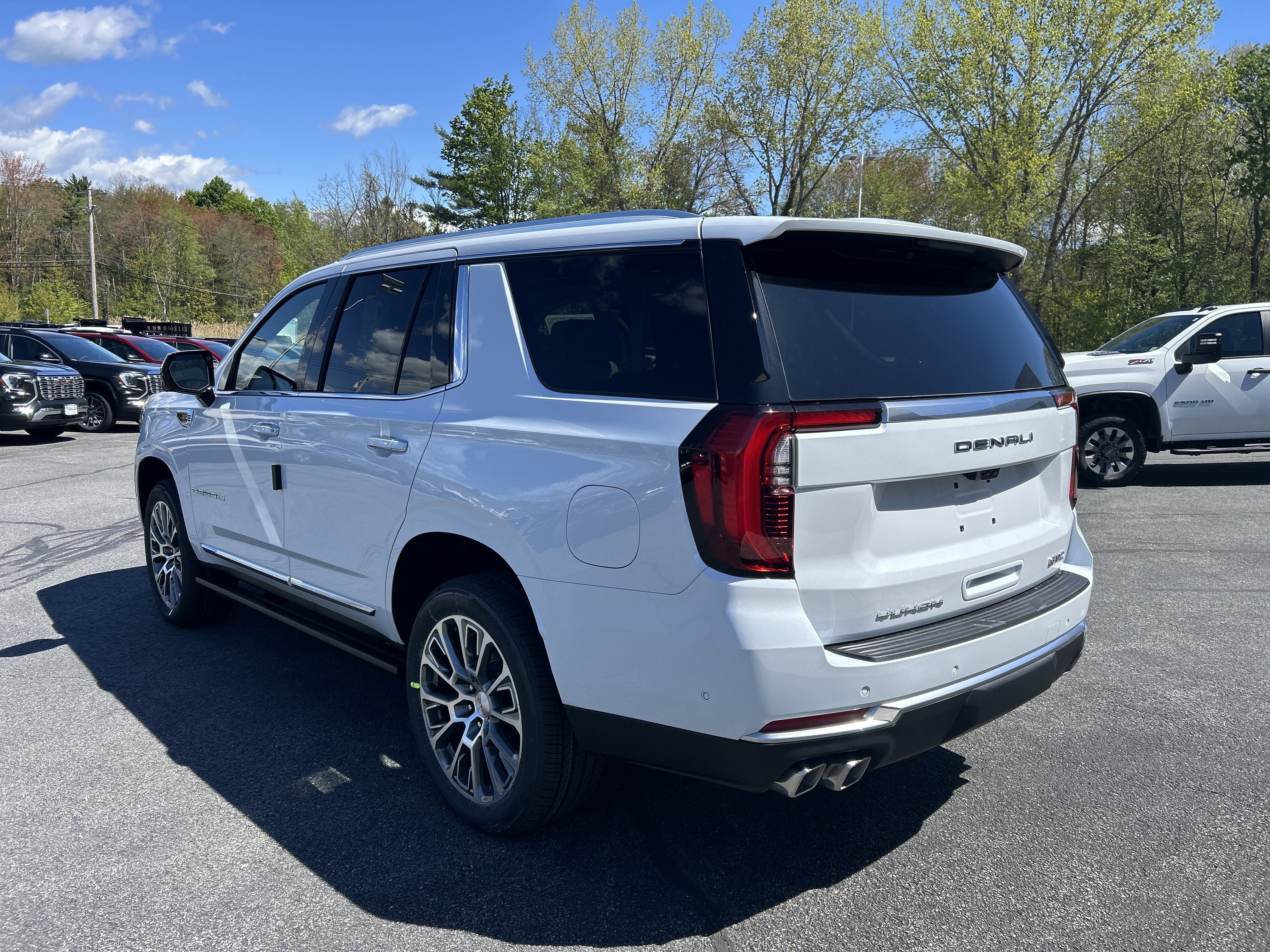 New 2026 GMC Yukon Denali w/ Denali Reserve Package AWD/4WD image 7