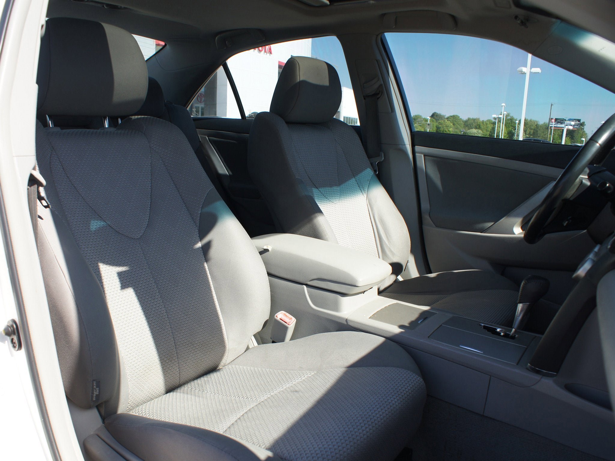 Used 2010 Toyota Camry SE FWD image 15