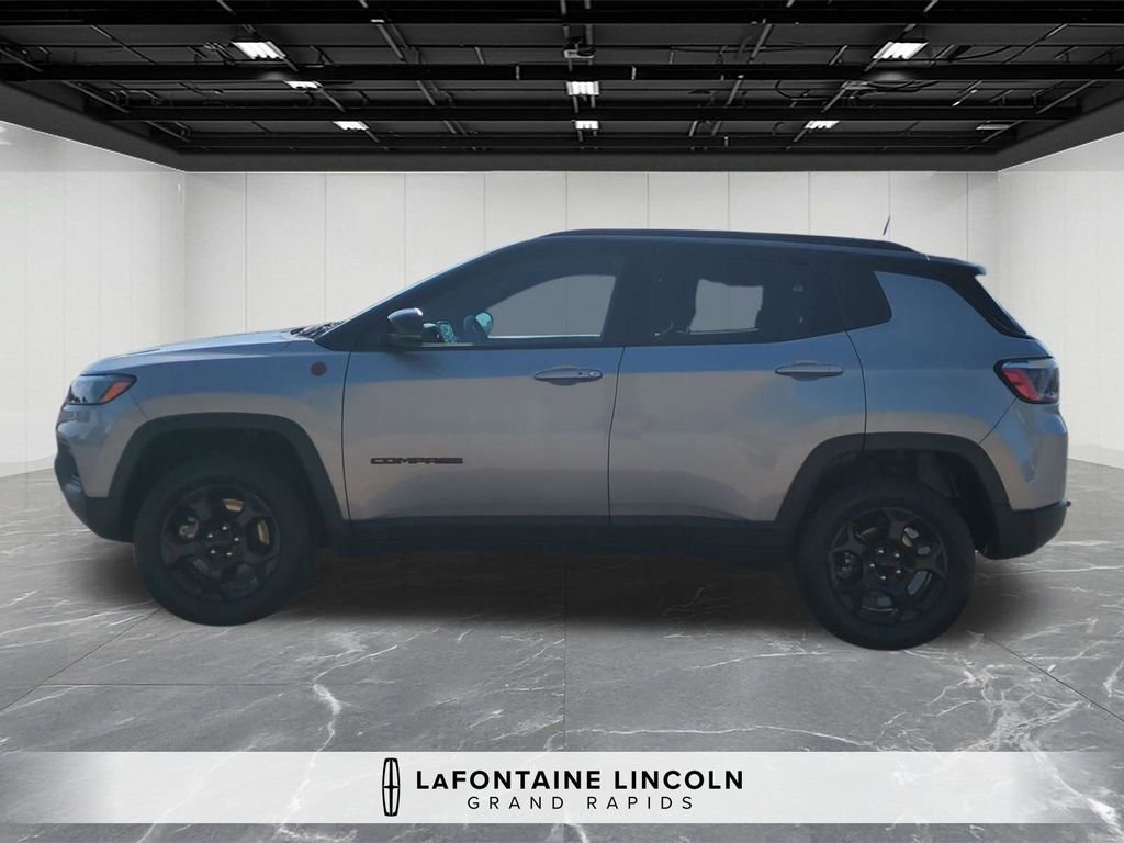 Used 2023 Jeep Compass Trailhawk image 2