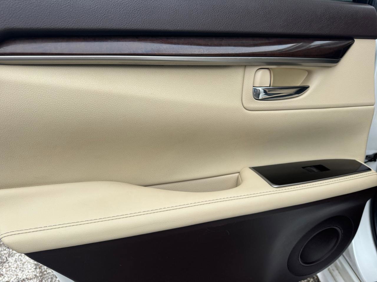 Used 2017 Lexus ES 350 w/ Luxury Package FWD image 25
