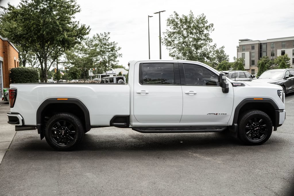 Used 2024 GMC Sierra 2500 AT4 w/ AT4 Preferred Package AWD/4WD image 3