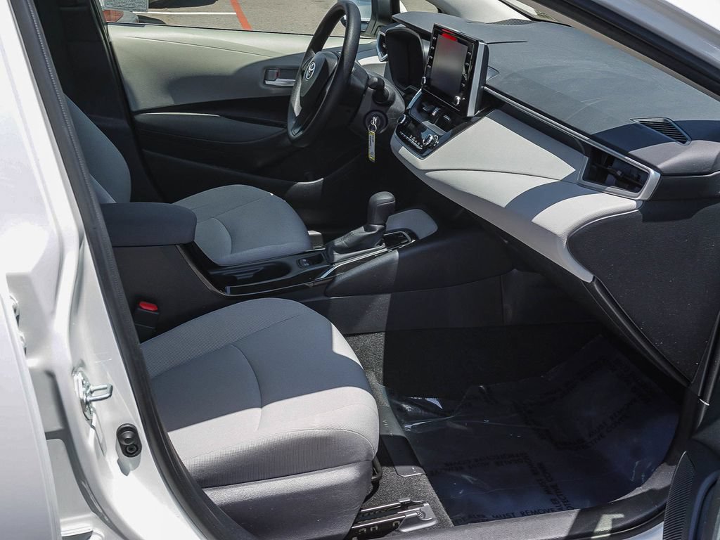 Used 2021 Toyota Corolla LE w/ Carpet Mat Package (TMS) FWD image 12