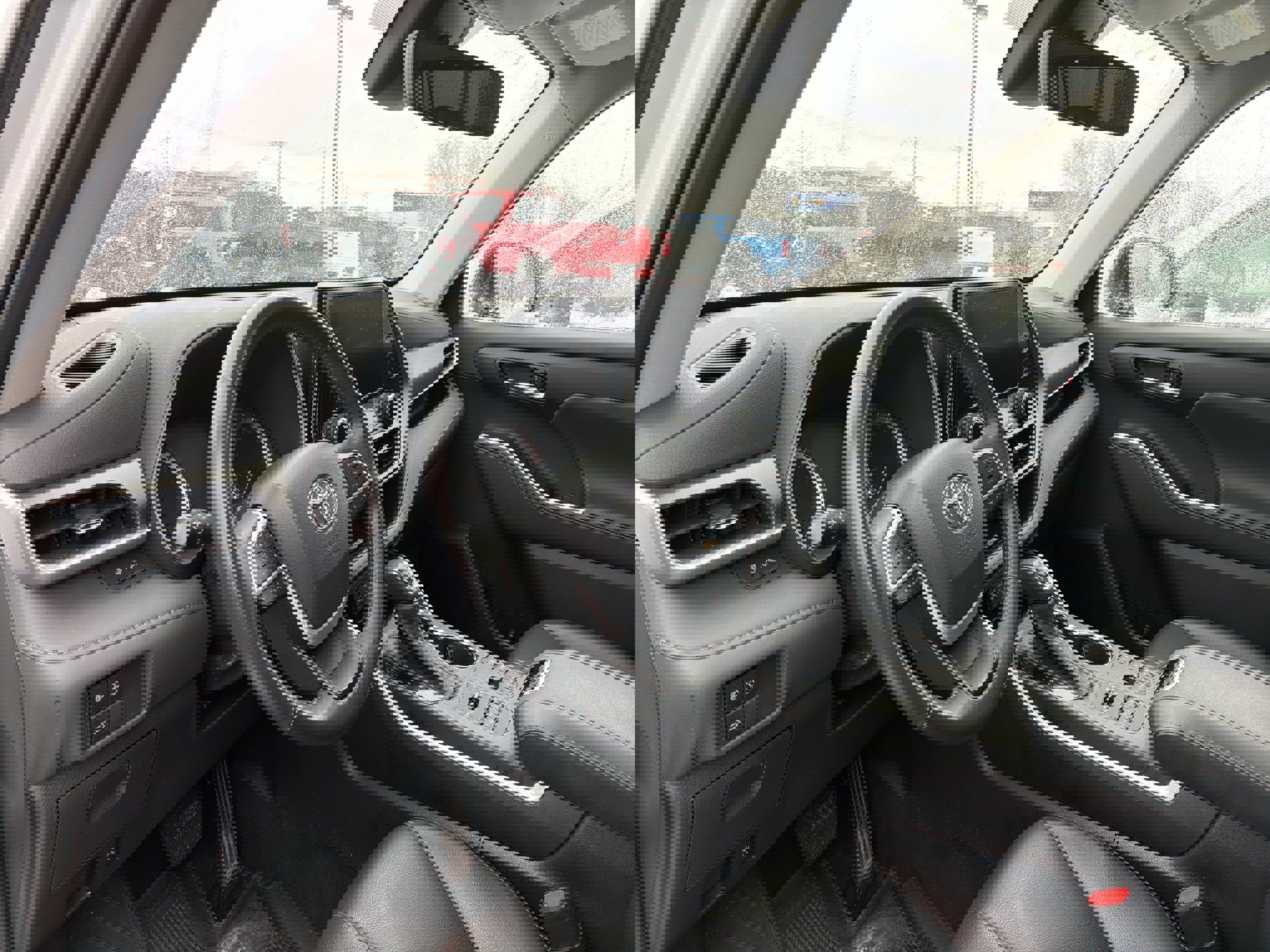 Used 2023 Toyota Highlander XLE image 9