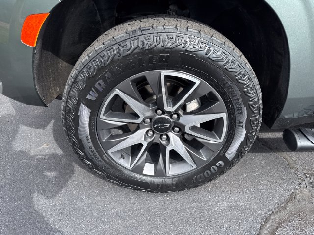 Used 2024 Chevrolet Tahoe Z71 w/ Luxury Package AWD/4WD image 28