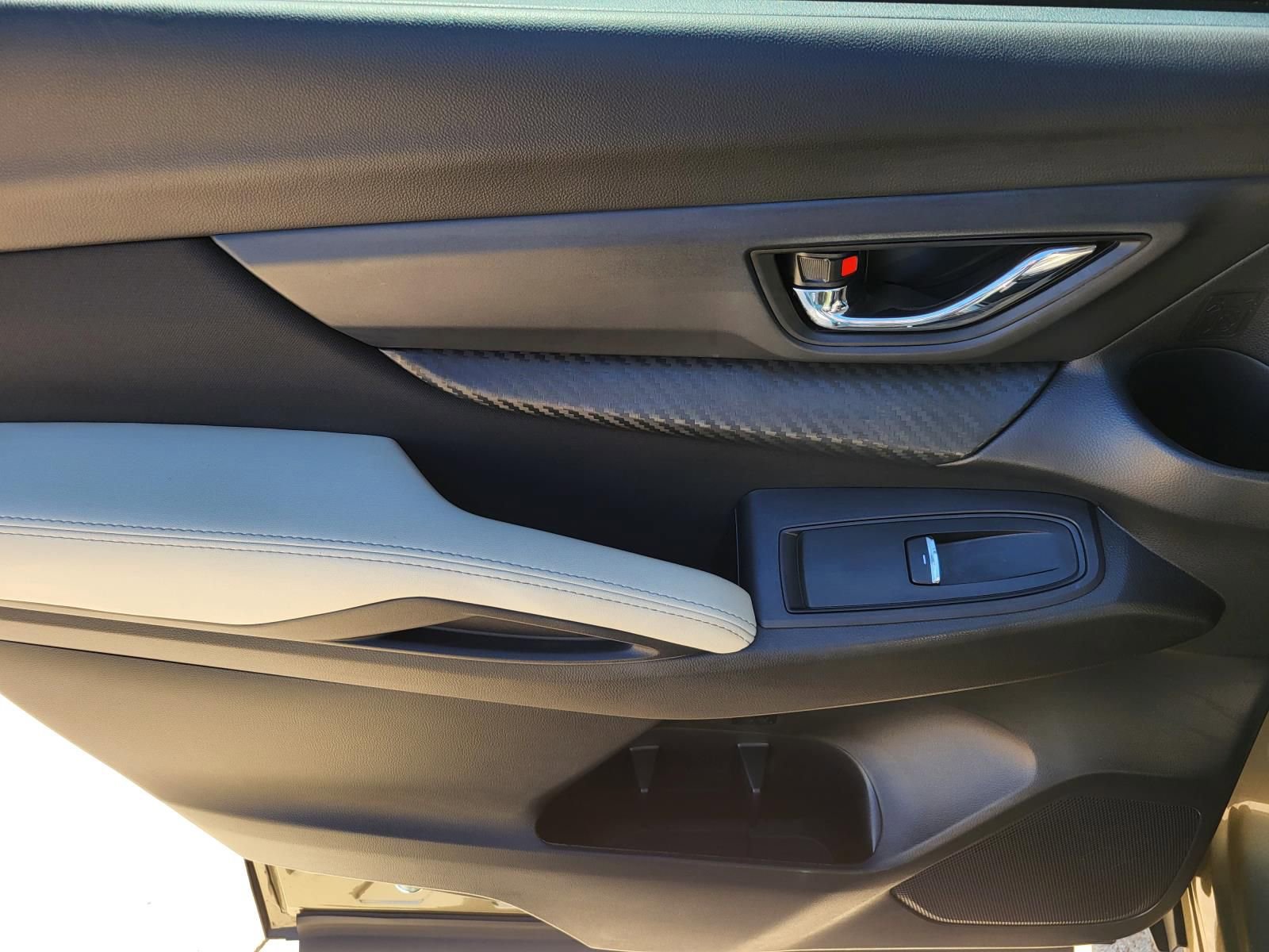 Used 2024 Subaru Ascent Premium w/ Convenience Package image 11