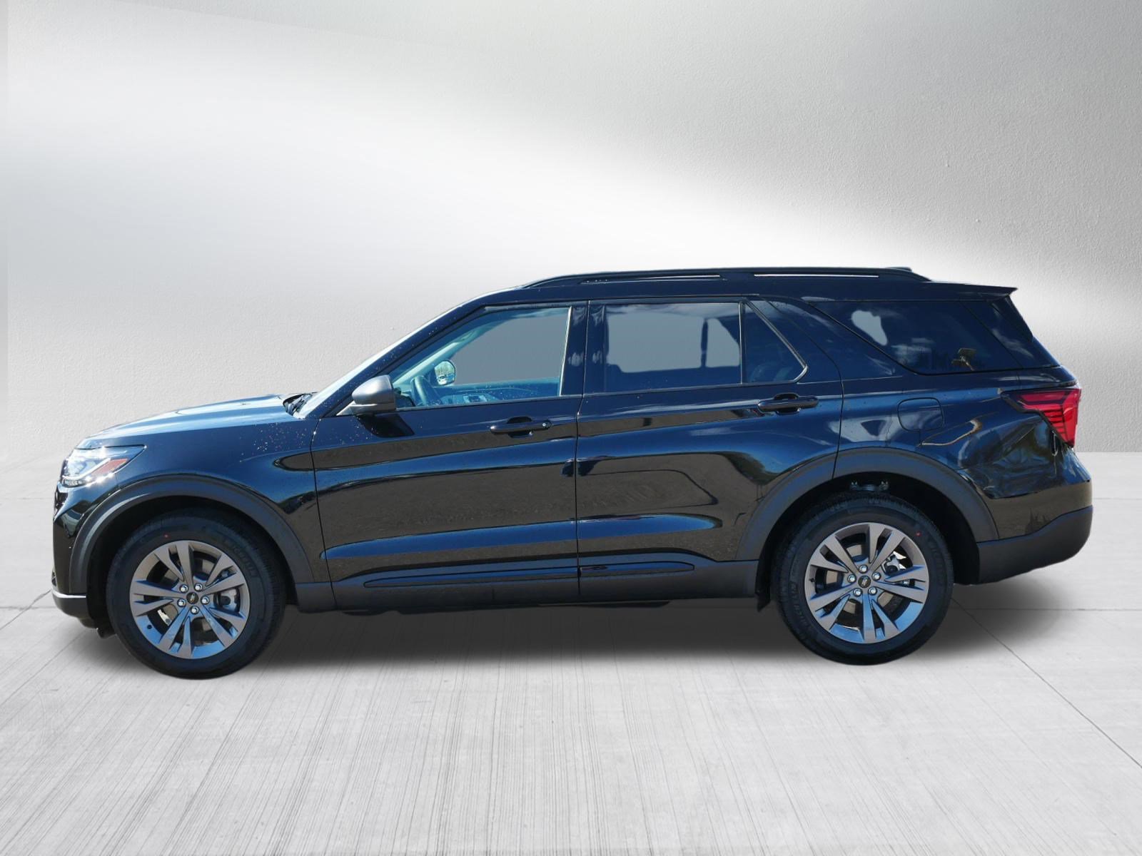 Used 2026 Ford Explorer Active w/ Active Comfort Package AWD/4WD image 4