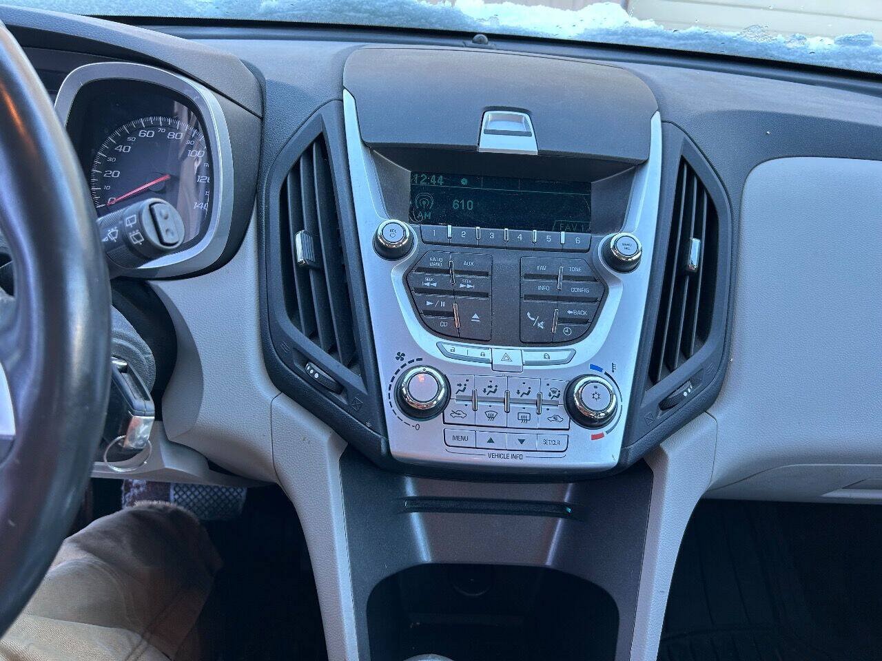 Used 2011 Chevrolet Equinox LS w/ Bluetooth Package FWD image 15