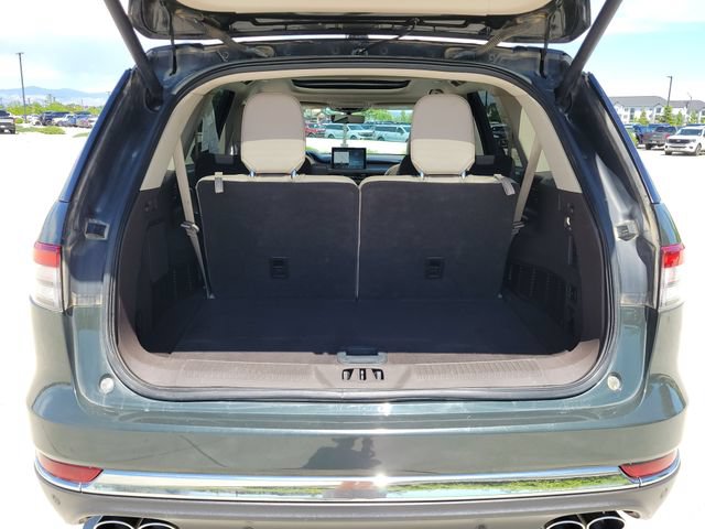 Used 2022 Lincoln Aviator AWD w/ Premium Package image 13