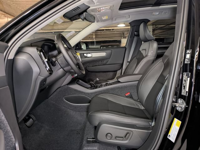 New 2026 Volvo XC40 B4 Core w/ Protection Package FWD image 14
