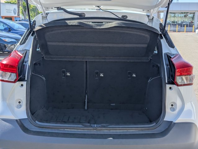 Used 2018 Nissan Kicks SV FWD image 6
