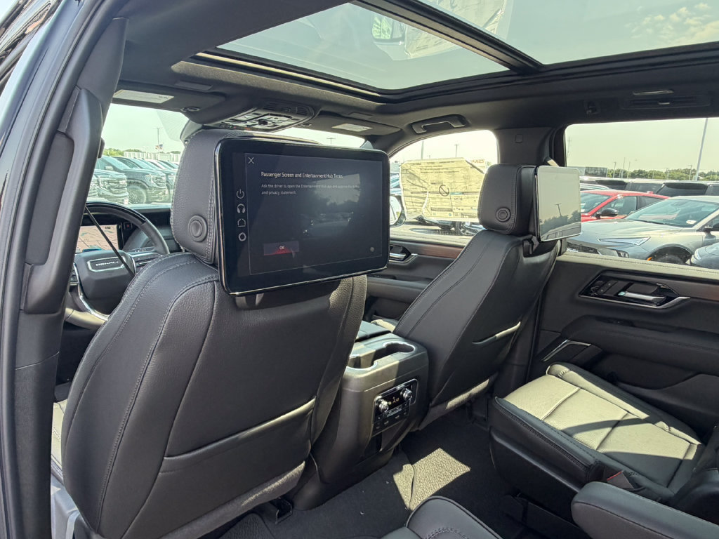 New 2026 GMC Yukon Denali w/ Denali Reserve Package AWD/4WD image 38