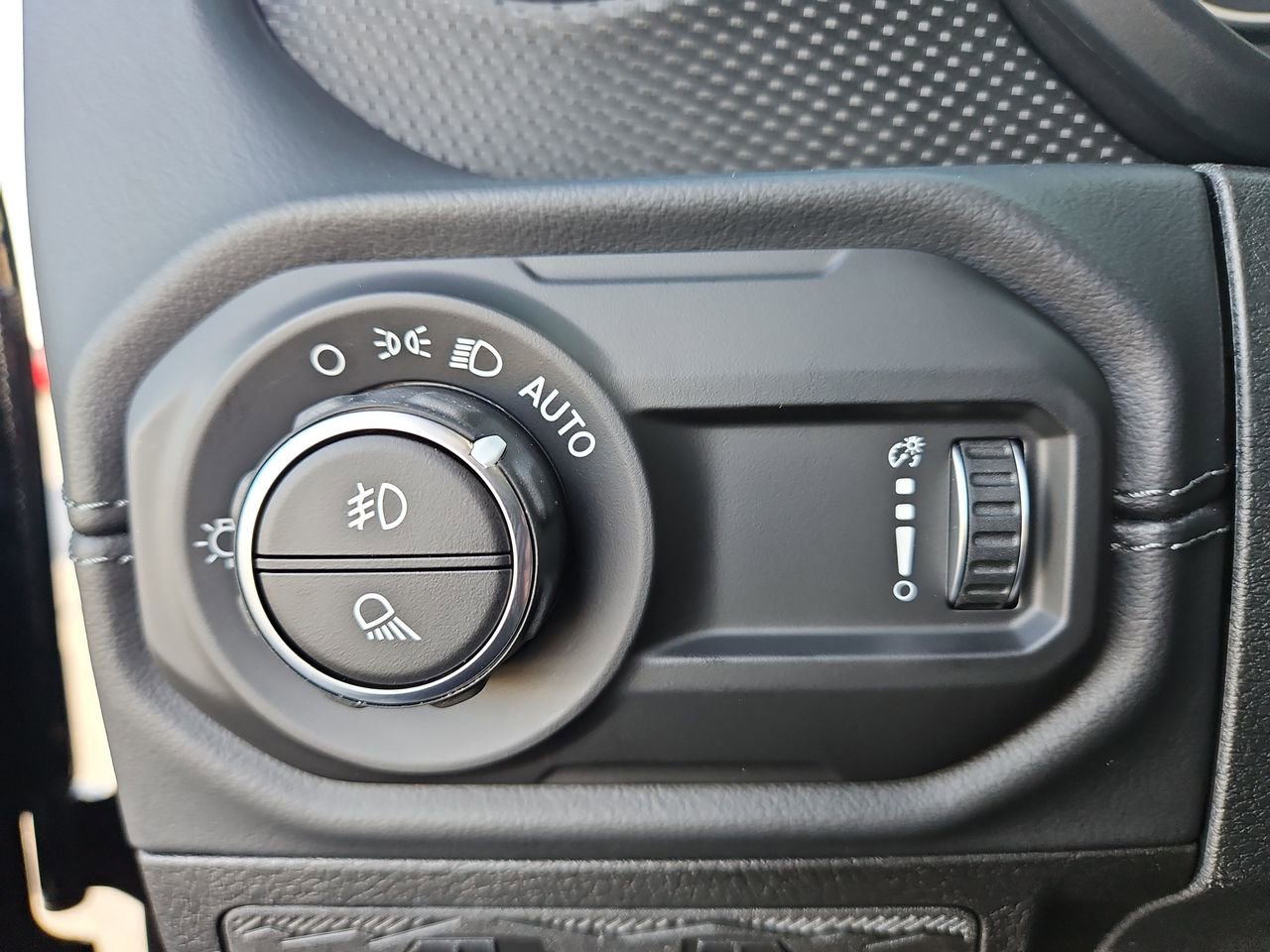 New 2025 Jeep Gladiator Rubicon image 29