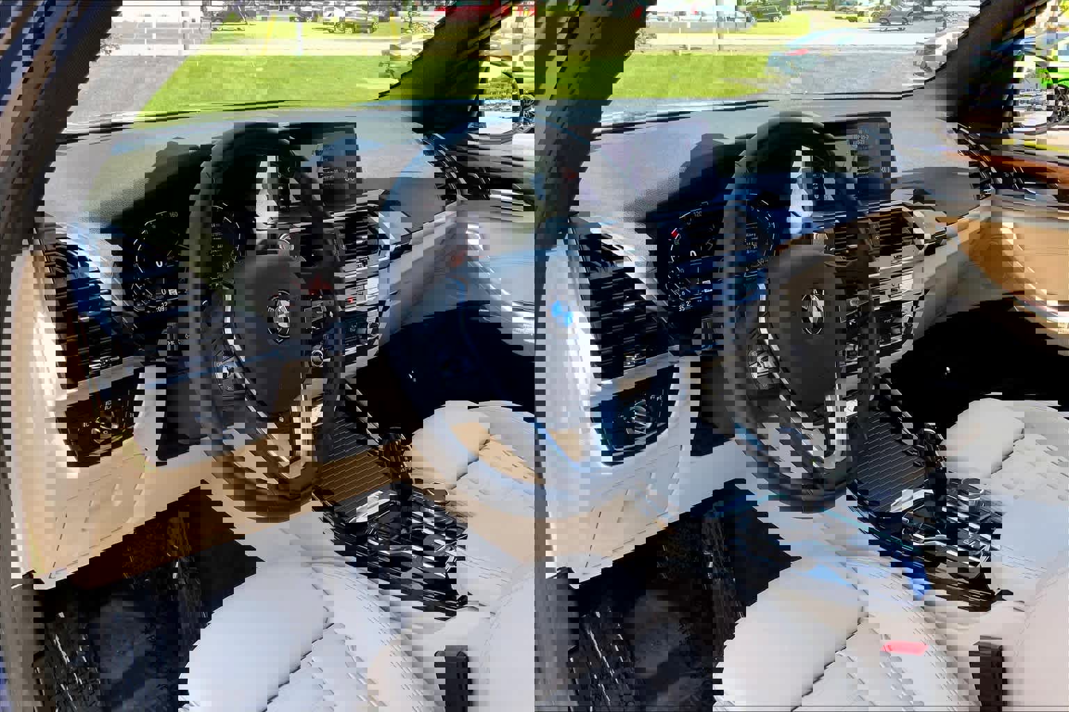 Used 2021 BMW X3 xDrive30i w/ Premium Package image 17