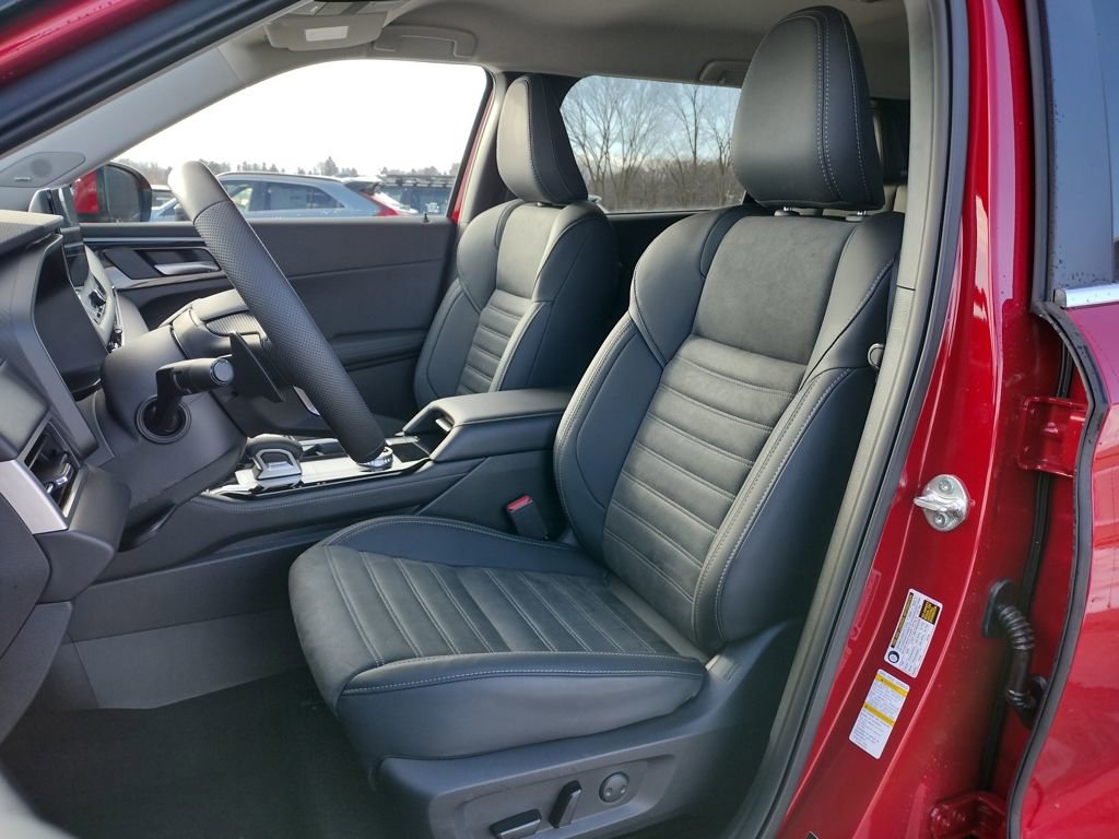 New 2026 Mitsubishi Outlander SE image 7