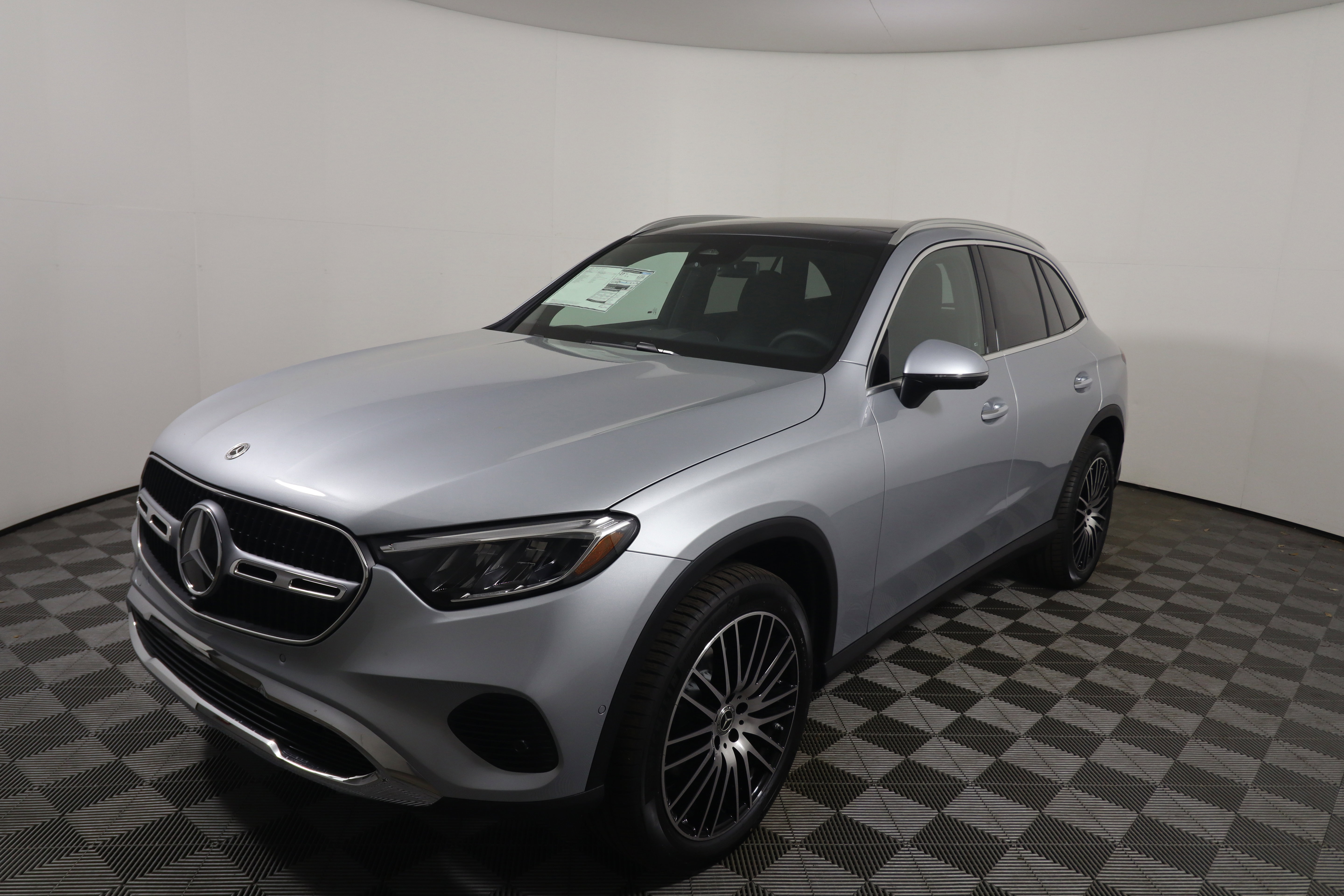 New 2026 Mercedes-Benz GLC 300 image 9