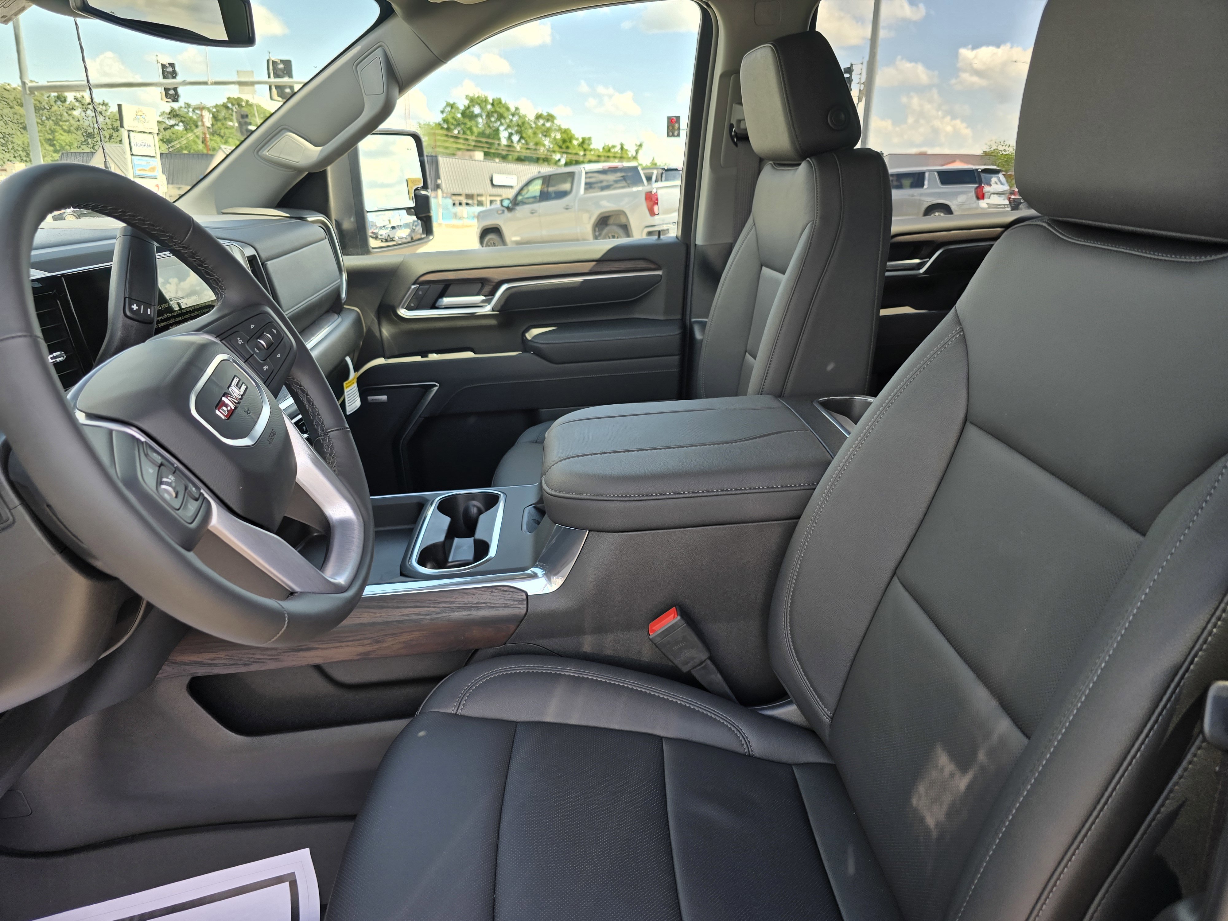 New 2025 GMC Sierra 2500 SLT w/ SLT Convenience Package image 15