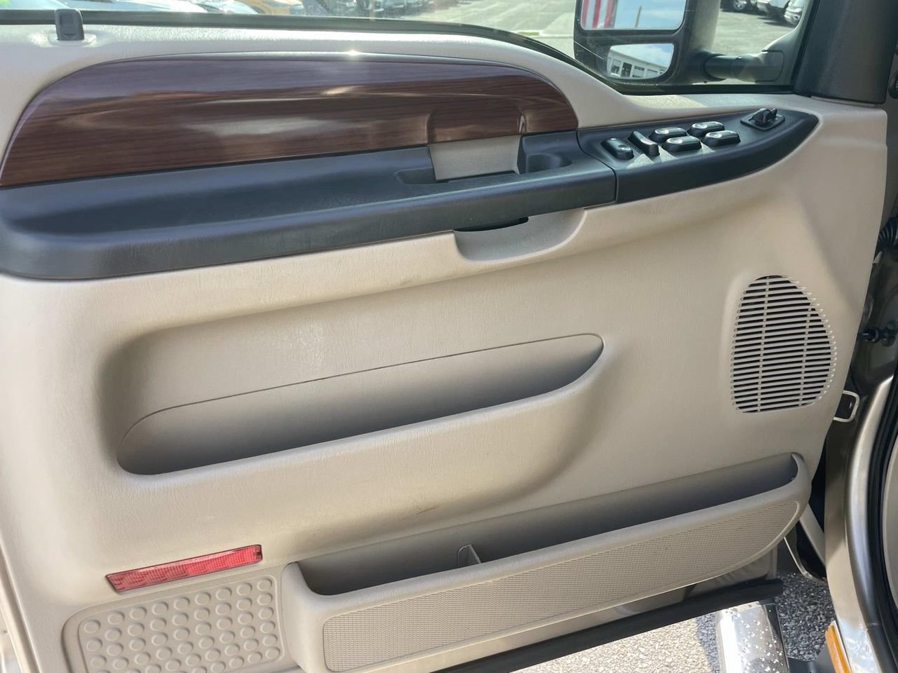 Used 2005 Ford F350 Lariat AWD/4WD image 15