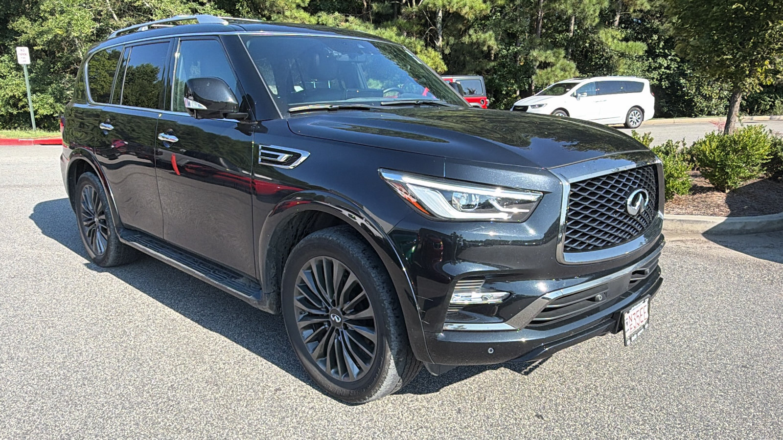Used 2024 INFINITI QX80 Sensory AWD/4WD image 5