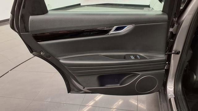 Used 2023 Genesis G80 2.5T image 19