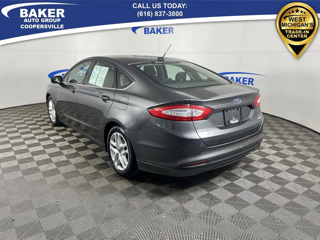 Used 2015 Ford Fusion SE image 7