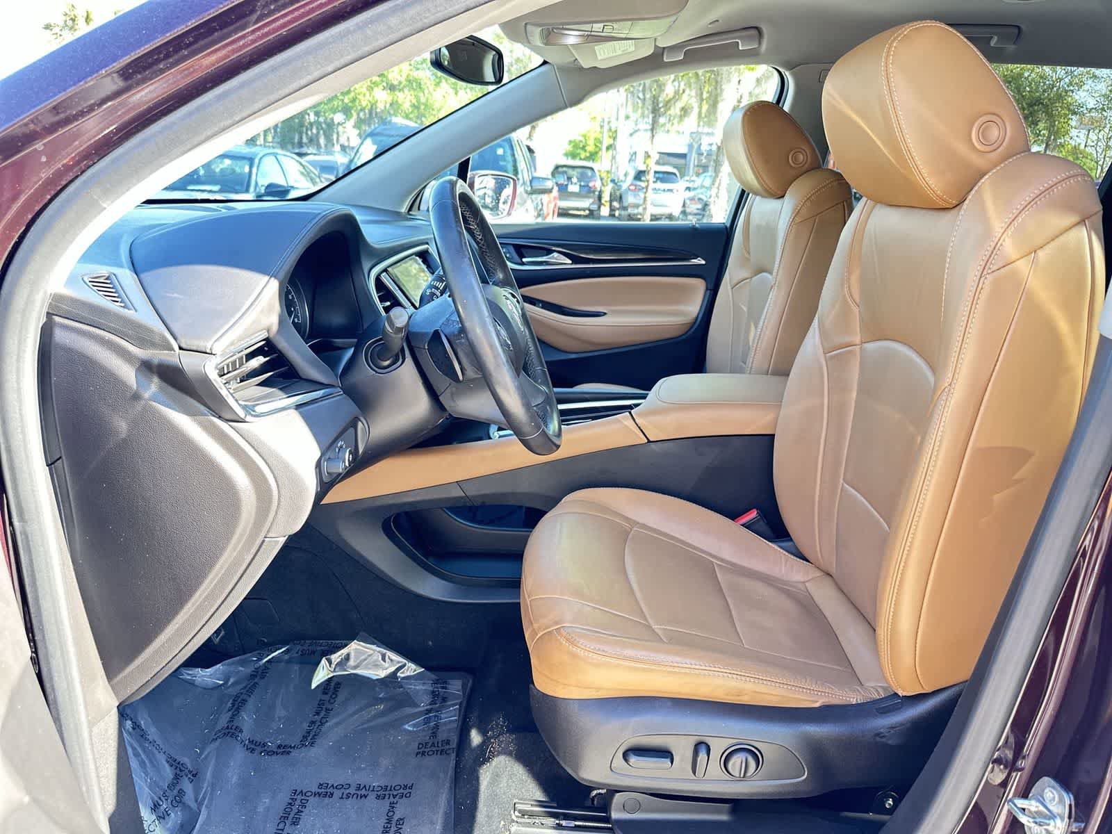Used 2018 Buick Enclave Essence image 11