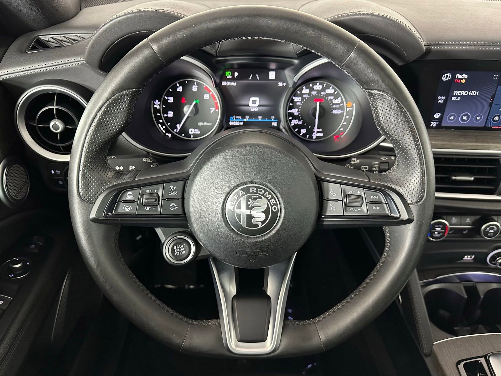 Used 2022 Alfa Romeo Stelvio Ti AWD/4WD image 9
