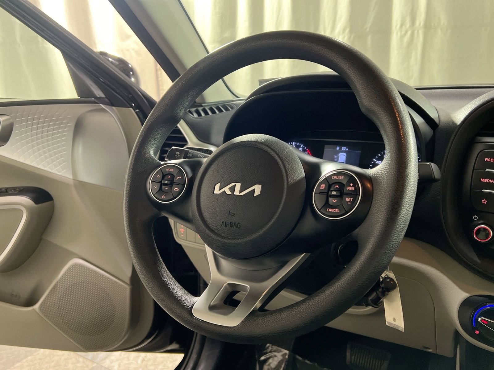 Used 2022 Kia Soul LX FWD image 19