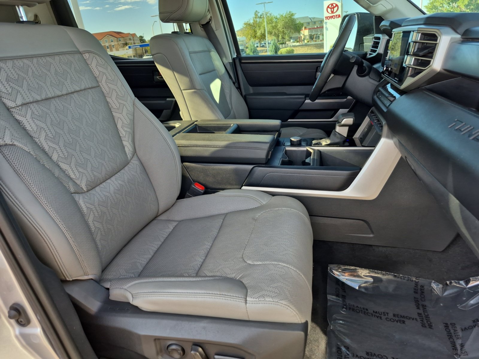 Used 2022 Toyota Tundra SR5 w/ SR5 Premium Package RWD image 24