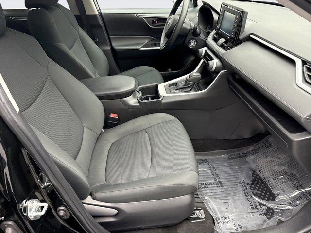 Used 2022 Toyota RAV4 LE image 16