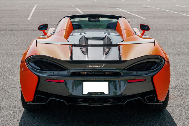 Used 2019 McLaren 570S Spider image 7
