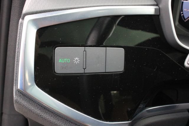 Used 2021 Audi Q3 2.0T Premium w/ Convenience Package AWD/4WD image 19