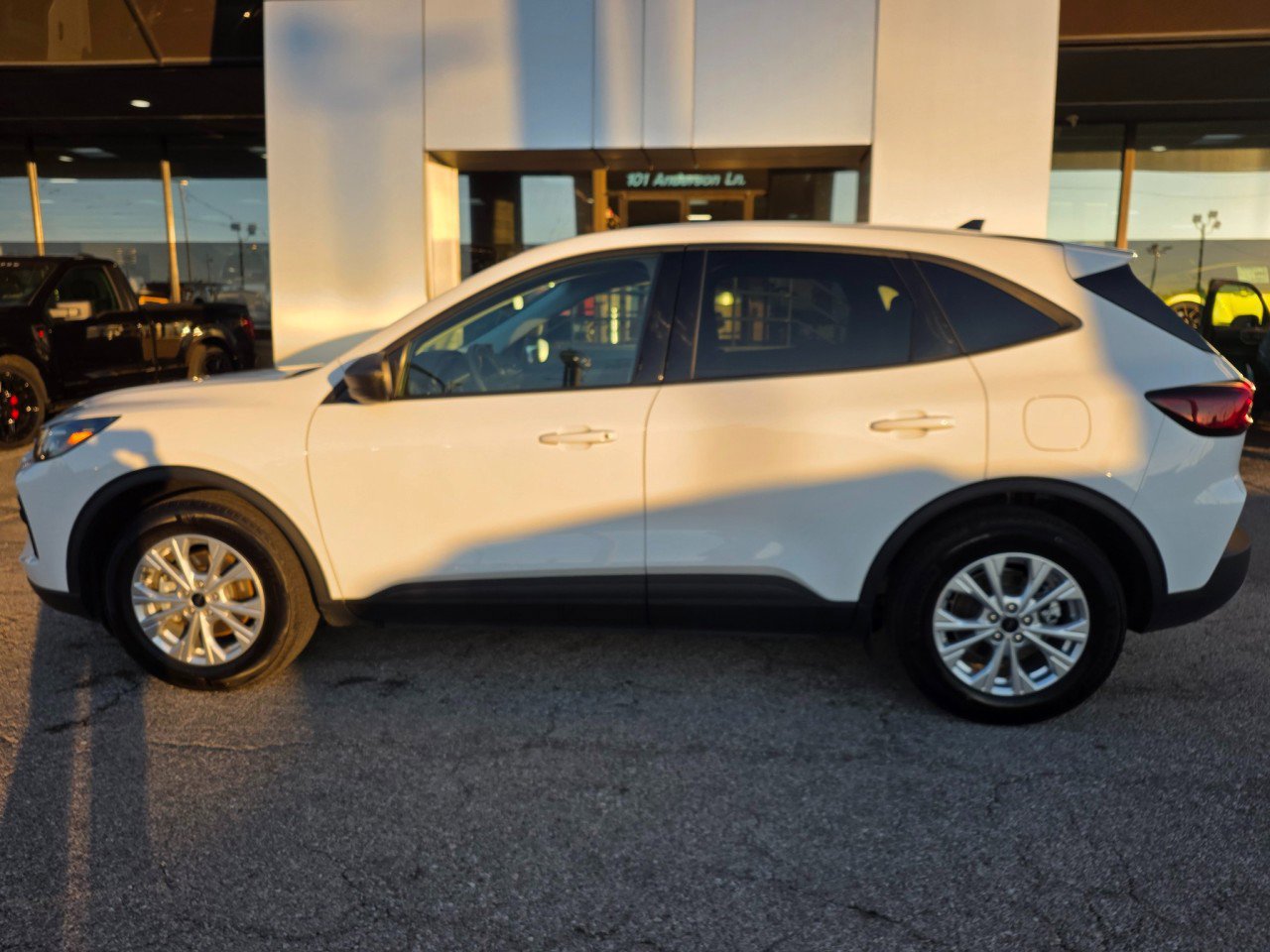 Used 2025 Ford Escape Active image 3