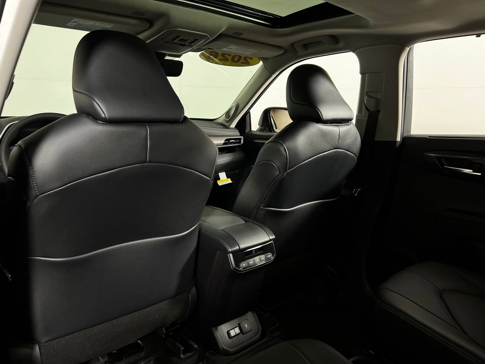 Certified 2026 Toyota Highlander Limited image 24