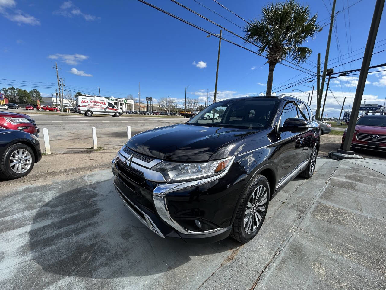 Used 2020 Mitsubishi Outlander SEL image 3