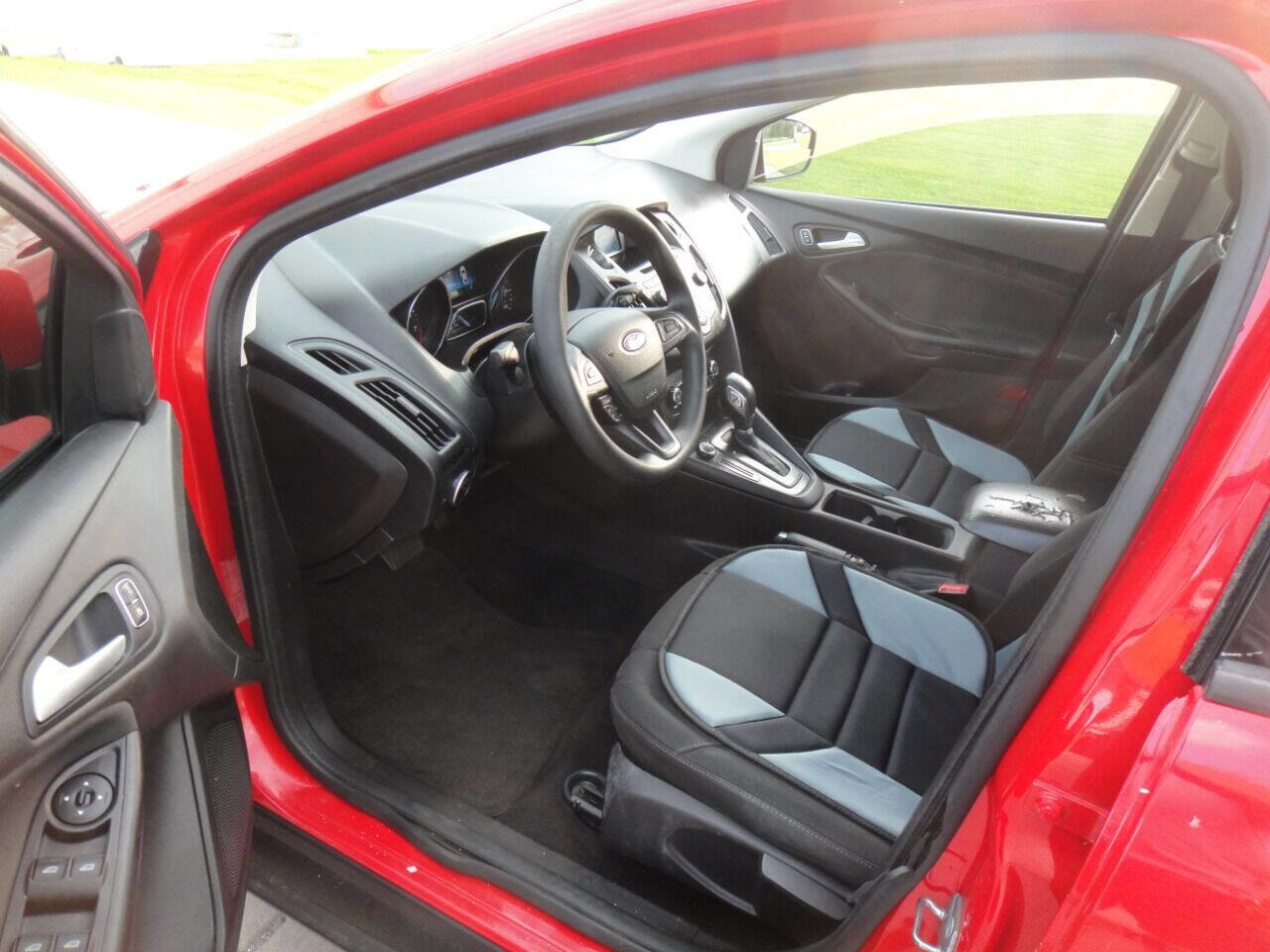 Used 2017 Ford Focus SE image 13