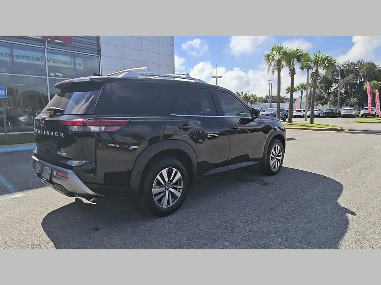 Used 2023 Nissan Pathfinder SL AWD/4WD image 35